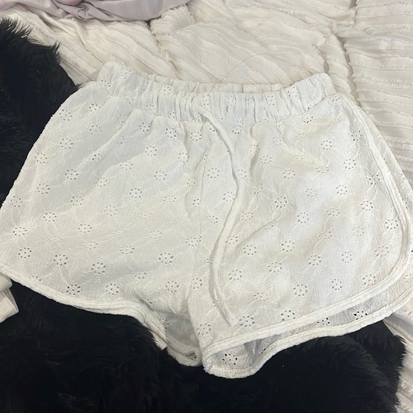Never worn Zara shorts - Picture 1 of 1
